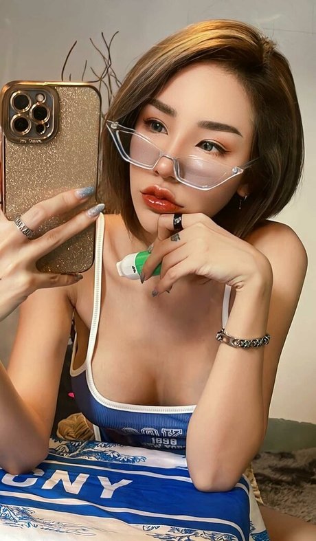 Nacktes geleaktes OnlyFans-Foto von Chalyxx