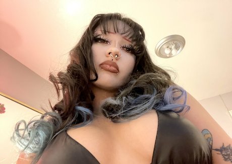 Nacktes geleaktes OnlyFans-Foto von Mommystrawberry