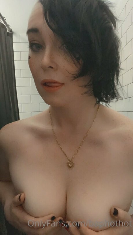 Nacktes geleaktes OnlyFans-Foto von Baphothot