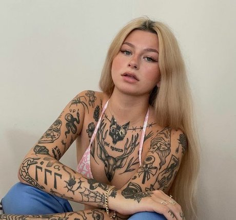 Nacktes geleaktes OnlyFans-Foto von Suppblue