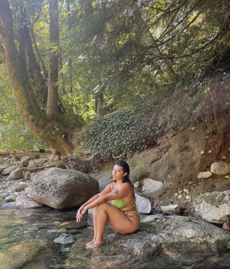 Nacktes geleaktes OnlyFans-Foto von Nada C