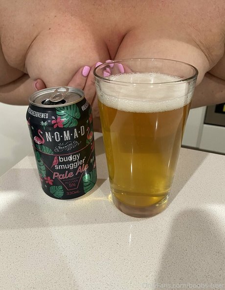 Nacktes geleaktes OnlyFans-Foto von Boobsbeer