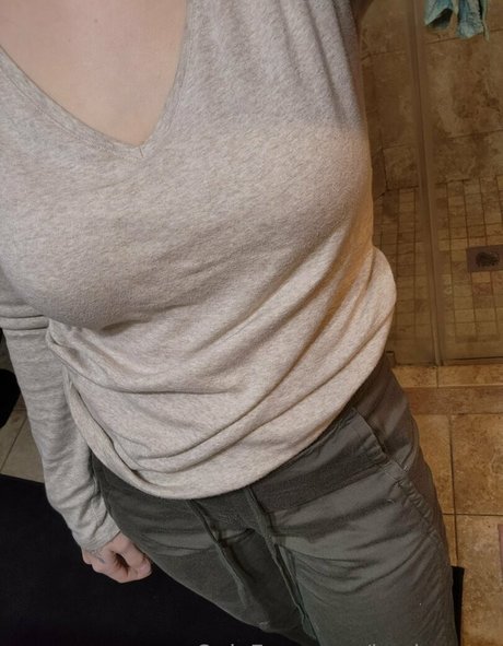 Nacktes geleaktes OnlyFans-Foto von Kayjayrose