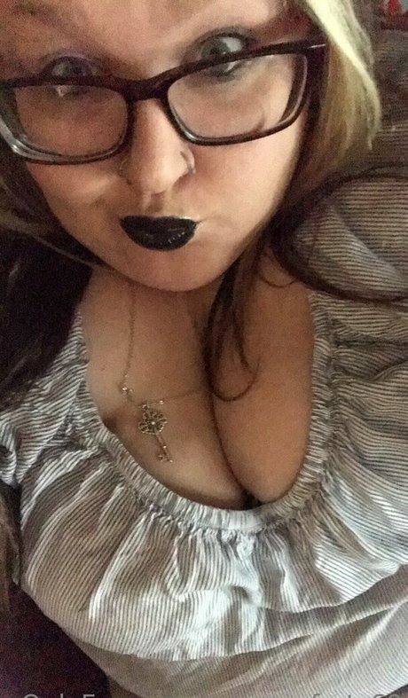 Nacktes geleaktes OnlyFans-Foto von Unicornfarts69