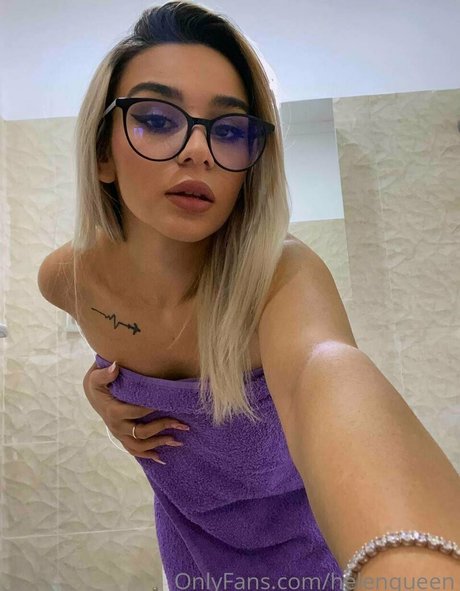 Nacktes geleaktes OnlyFans-Foto von Helenqueen