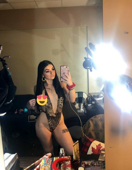 Nacktes geleaktes OnlyFans-Foto von Emilysweetxo