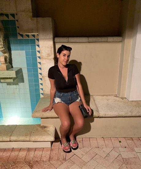 Nacktes geleaktes OnlyFans-Foto von Lizzy Rae