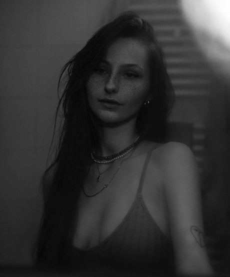 Nacktes geleaktes OnlyFans-Foto von Caponce