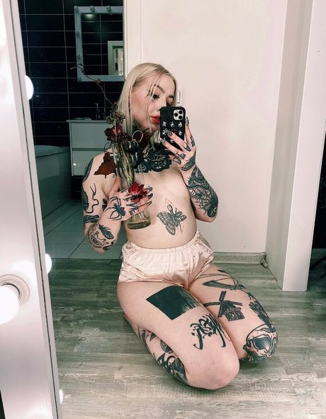 Nacktes geleaktes OnlyFans-Foto von Dariamilk
