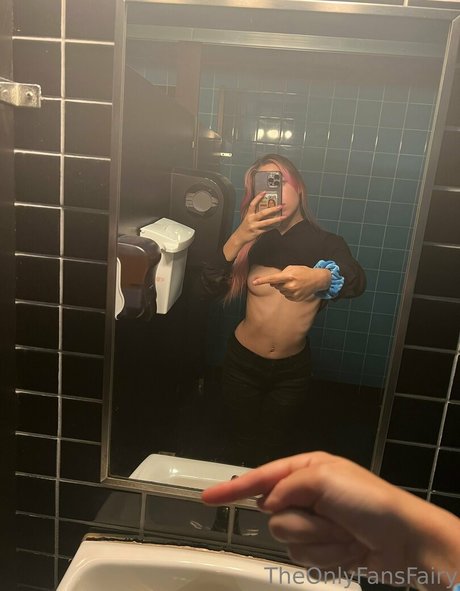 Nacktes geleaktes OnlyFans-Foto von Theonlyfansfairy2