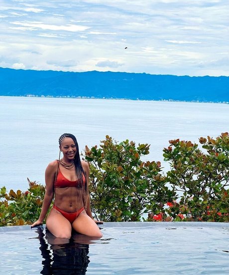 Nacktes geleaktes OnlyFans-Foto von Negra Li
