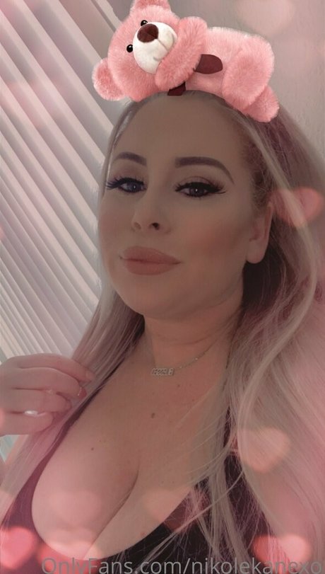 Nacktes geleaktes OnlyFans-Foto von Nikolekanexo