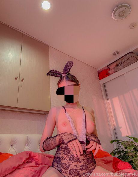 Nacktes geleaktes OnlyFans-Foto von Bubblegum4u