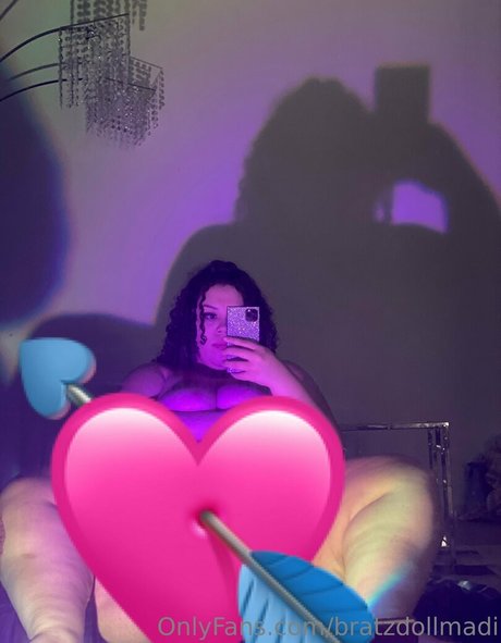 Nacktes geleaktes OnlyFans-Foto von Bratzdollmadi