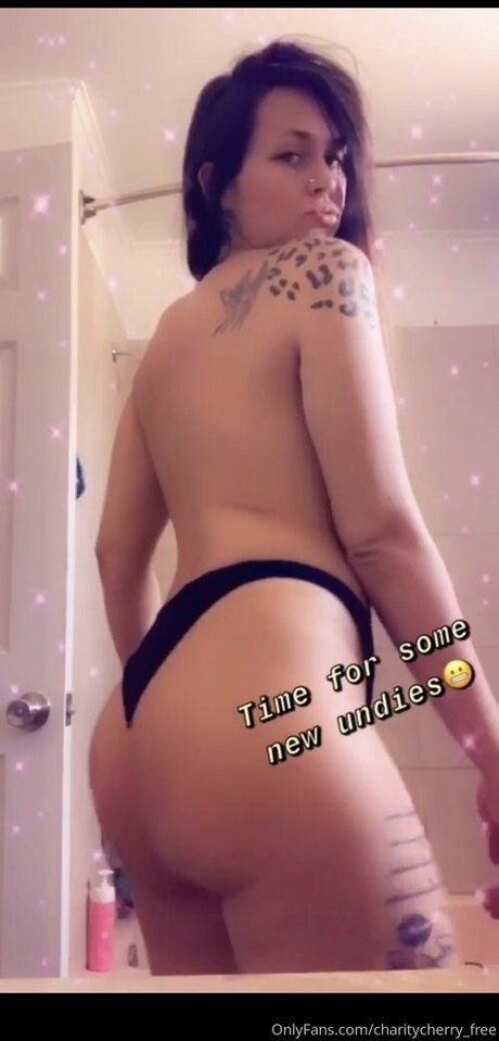 Nacktes geleaktes OnlyFans-Foto von Charitycherryfree