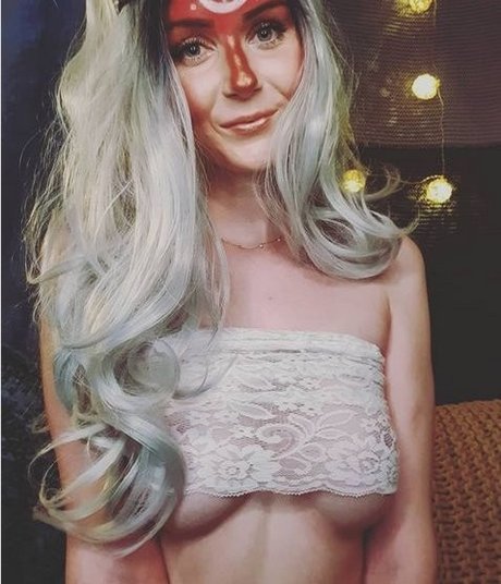 Nacktes geleaktes OnlyFans-Foto von Littlebee