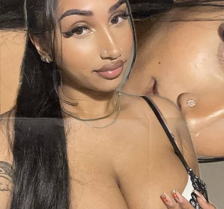 Nacktes geleaktes OnlyFans-Foto von Jeanette Prakash