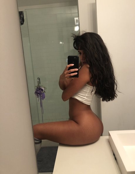 Nacktes geleaktes OnlyFans-Foto von Lilpineapplegirl