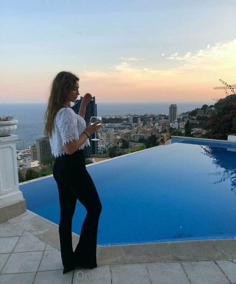 Nacktes geleaktes OnlyFans-Foto von Angelinajordyn