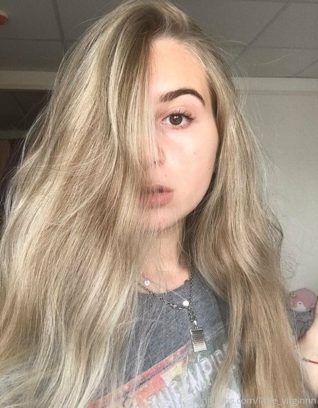 Nacktes geleaktes OnlyFans-Foto von Littlevirginnn