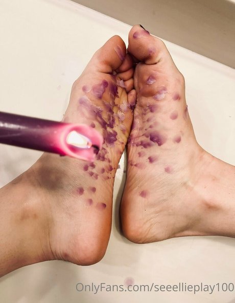 Nacktes geleaktes OnlyFans-Foto von Seeellieplay100