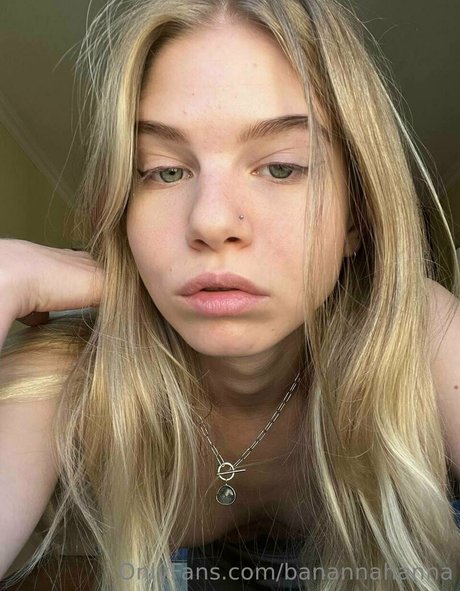 Nacktes geleaktes OnlyFans-Foto von Banannahanna