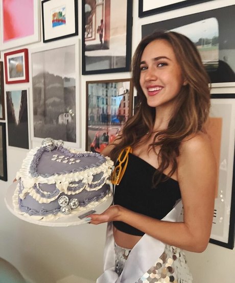 Nacktes geleaktes OnlyFans-Foto von Pilot Paisley Rose