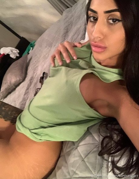 Nacktes geleaktes OnlyFans-Foto von Lunnastarr