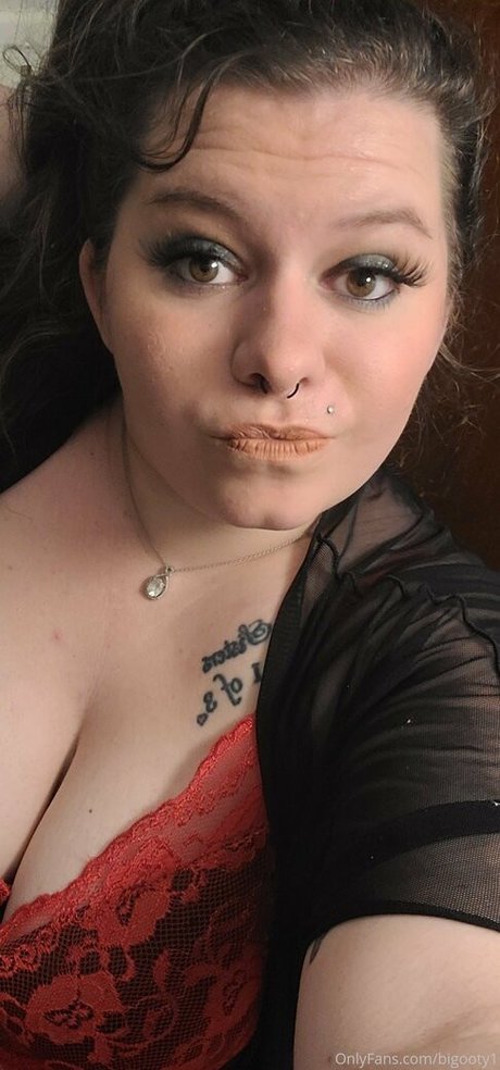 Nacktes geleaktes OnlyFans-Foto von Bigooty1