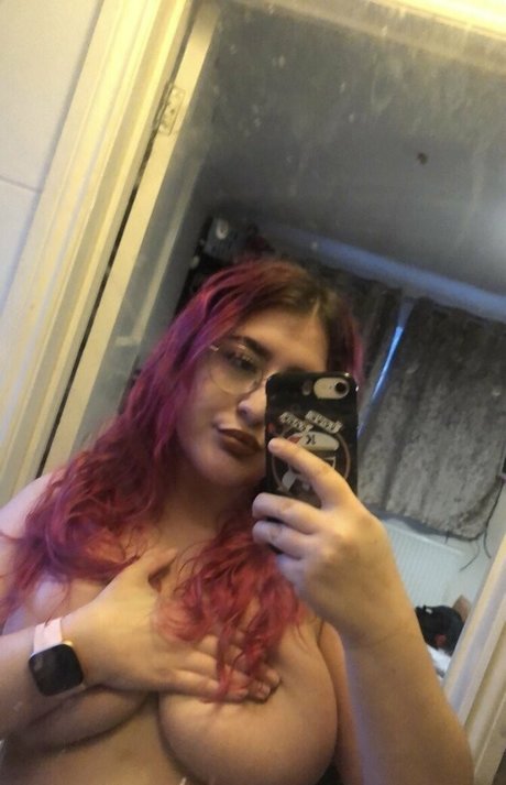 Nacktes geleaktes OnlyFans-Foto von Emilyylime