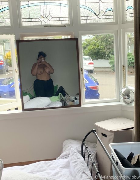 Nacktes geleaktes OnlyFans-Foto von Kiwibbw
