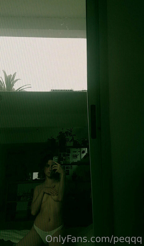 Nacktes geleaktes OnlyFans-Foto von Peqqq