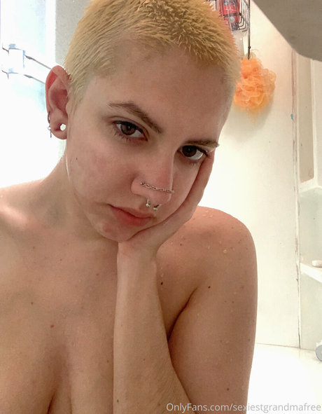 Nacktes geleaktes OnlyFans-Foto von Sthenonsfwfree