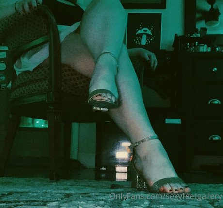 Nacktes geleaktes OnlyFans-Foto von Sexyfeetgallery