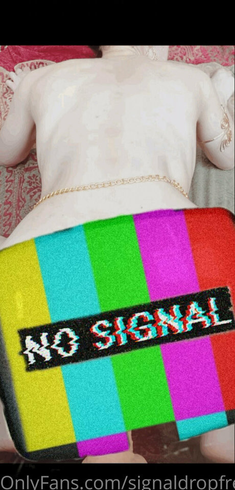 Nacktes geleaktes OnlyFans-Foto von Signaldropfree