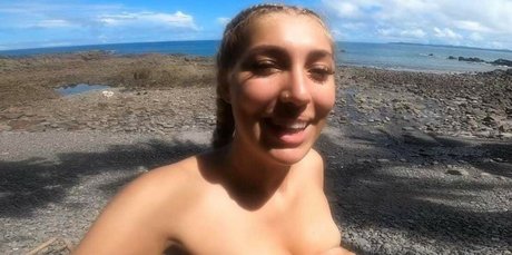 Nacktes geleaktes OnlyFans-Foto von Starletnova