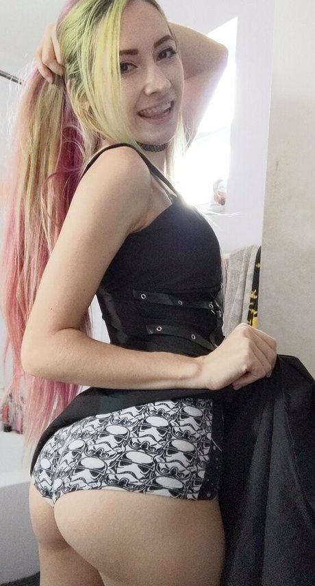 Nacktes geleaktes OnlyFans-Foto von Leenamouz