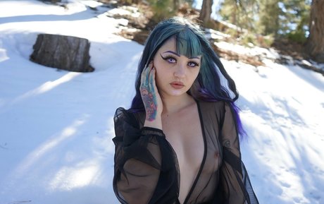 Nacktes geleaktes OnlyFans-Foto von Minitruckmommy