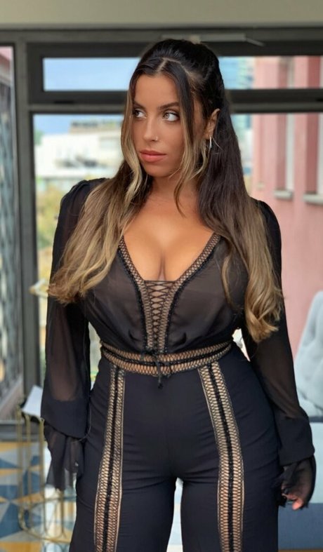 Tami Bar