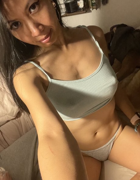 Nacktes geleaktes OnlyFans-Foto von Juicypinaypple