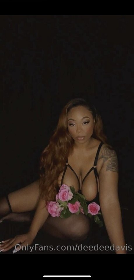 Nacktes geleaktes OnlyFans-Foto von Dee Dee Davis