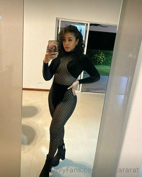 Nacktes geleaktes OnlyFans-Foto von Yuraararat