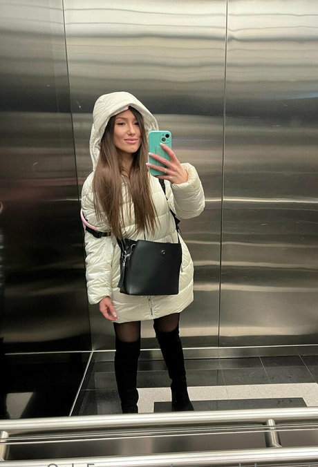 Nacktes geleaktes OnlyFans-Foto von Youngalphagoat