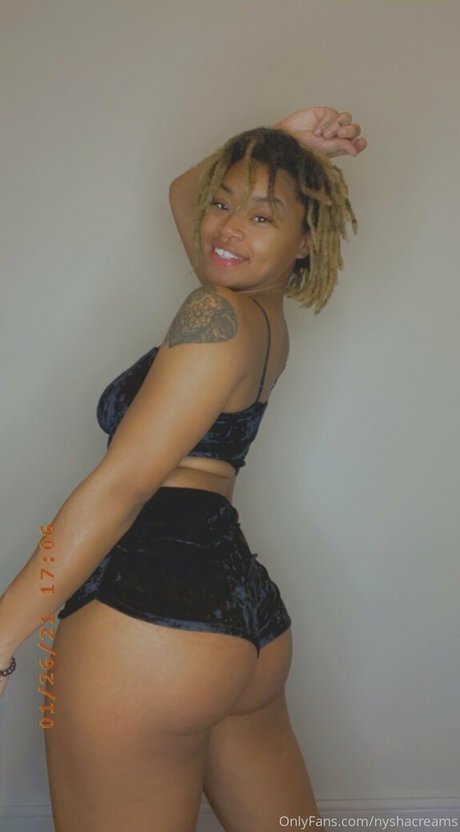 Nacktes geleaktes OnlyFans-Foto von Nyshacreams