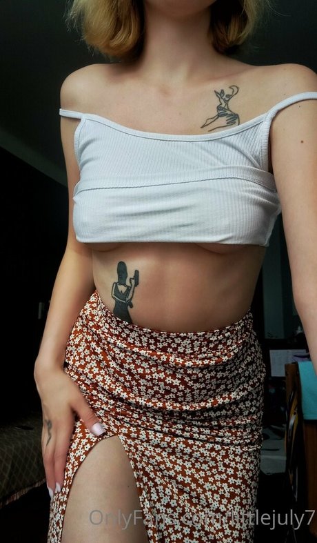 Nacktes geleaktes OnlyFans-Foto von Littlejuly7