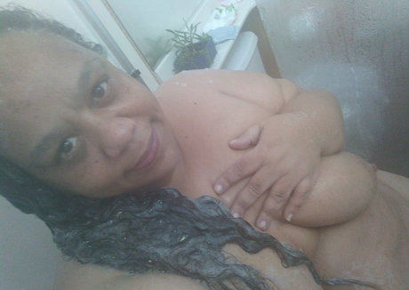 Nacktes geleaktes OnlyFans-Foto von Mixedssbbw