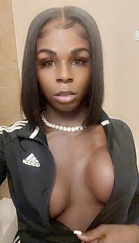 Nacktes geleaktes OnlyFans-Foto von Carmen Brown