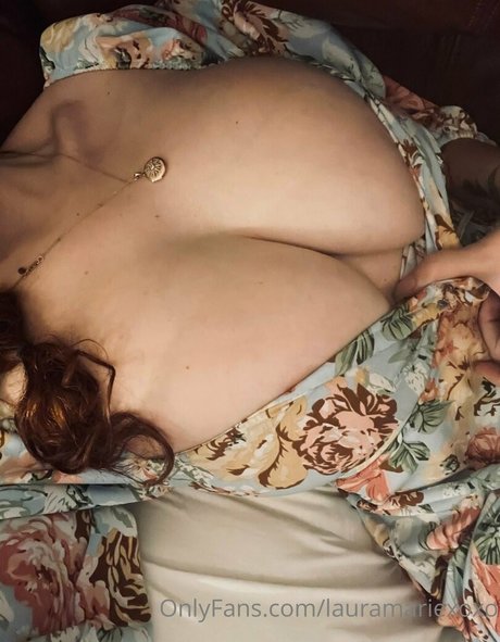 Nacktes geleaktes OnlyFans-Foto von Laura Marie