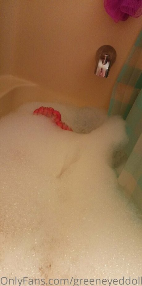 Nacktes geleaktes OnlyFans-Foto von Greeneyeddoll91
