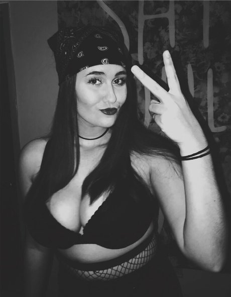 Nacktes geleaktes OnlyFans-Foto von Hannah V